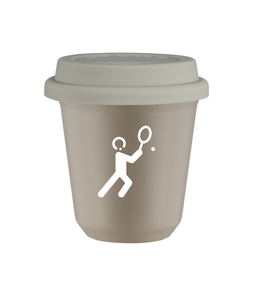 Tasse 150 ml BEIGE "Tennis 1 (blanc)", avec couvercle blanc Tasse 150 ml BEIGE "Tennis 1 (blanc)", avec couvercle blanc