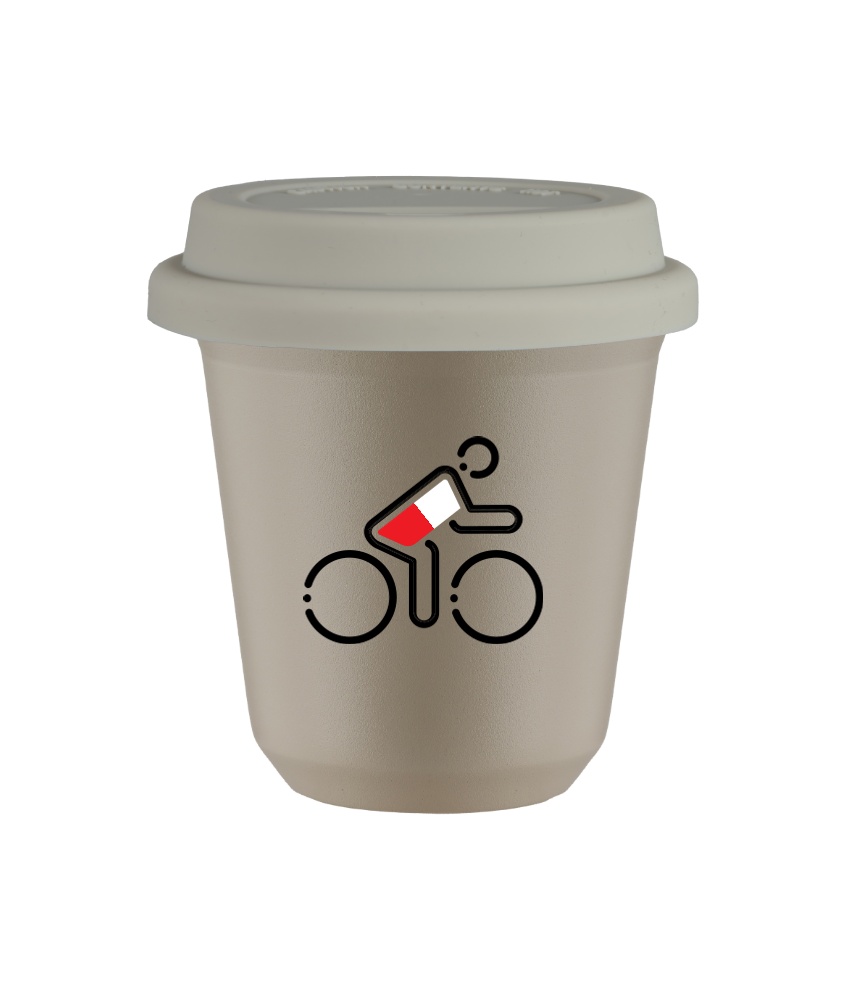 Tasse 150 ml BEIGE "Cycliste aux couleurs polonaises", avec couvercle blanc Tasse 150 ml BEIGE "Cycliste aux couleurs polonaises", avec couvercle blanc