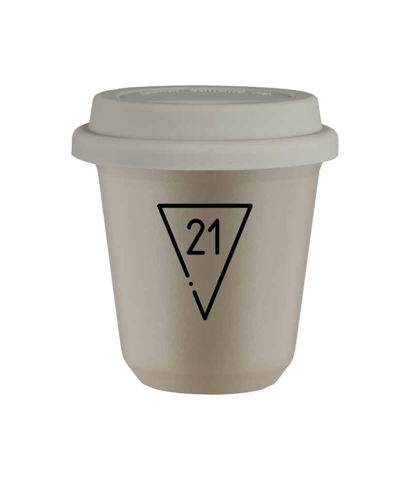Tasse 150 ml BEIGE "21 (noir)", avec couvercle blanc Tasse 150 ml BEIGE "21 (noir)", avec couvercle blanc