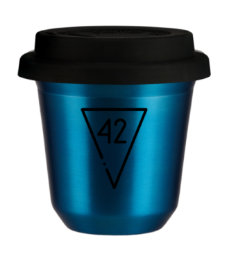 Tasse 150 ml BLEU MÉTALLIQUE "42", avec couvercle noir Tasse 150 ml BLEU MÉTALLIQUE "42", avec couvercle noir