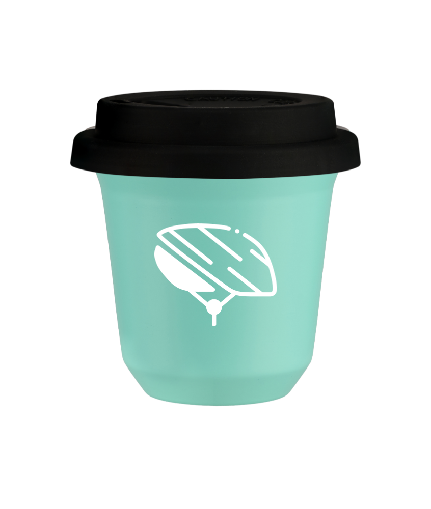 Tasse 150 ml TURQUOISE "Casque (blanc)", avec couvercle noir Tasse 150 ml TURQUOISE "Casque (blanc)", avec couvercle noir
