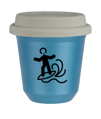Tasse 150 ml BLEU CLAIR MÉTALLIQUE "Planche à voile", avec couvercle blanc Tasse 150 ml BLEU CLAIR MÉTALLIQUE "Planche à voile", avec couvercle blanc