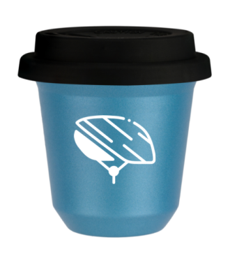 Tasse 150 ml BLEU CLAIR MÉTALLIQUE "Casque (blanc)", avec couvercle noir Tasse 150 ml BLEU CLAIR MÉTALLIQUE "Casque (blanc)", avec couvercle noir