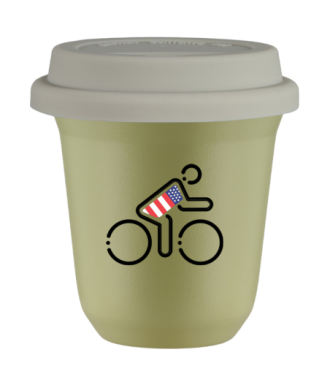 Tasse 150 ml PISTACHE "Cycliste aux couleurs britanniques", avec couvercle blanc Tasse 150 ml PISTACHE "Cycliste aux couleurs britanniques", avec couvercle blanc