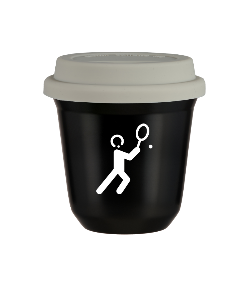 Tasse 240 ml NOIR "Tennis 1 (blanc)", avec couvercle blanc Tasse 240 ml NOIR "Tennis 1 (blanc)", avec couvercle blanc