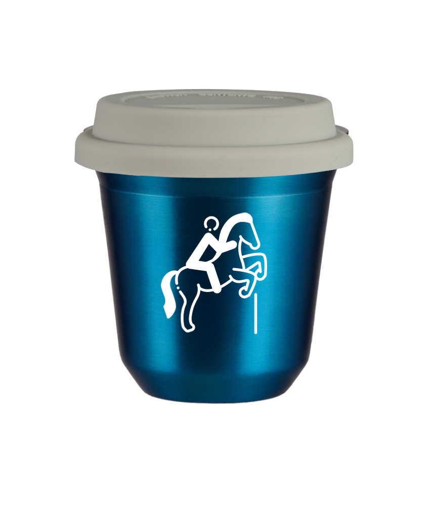 Tasse 240 ml BLEU MÉTALLIQUE "Équitation 1 (blanc)", avec couvercle blanc Tasse 240 ml BLEU MÉTALLIQUE "Équitation 1 (blanc)", avec couvercle blanc