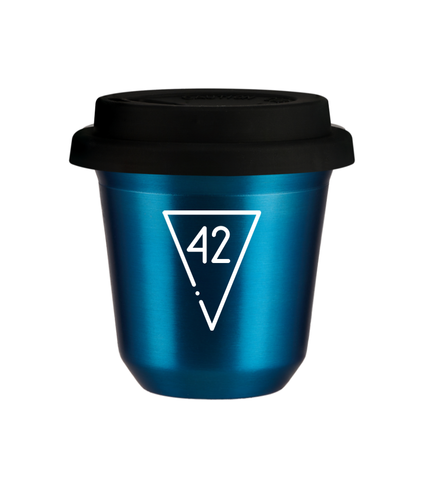 Tasse 240 ml BLEU MÉTALLIQUE "42 (blanc)", avec couvercle noir
