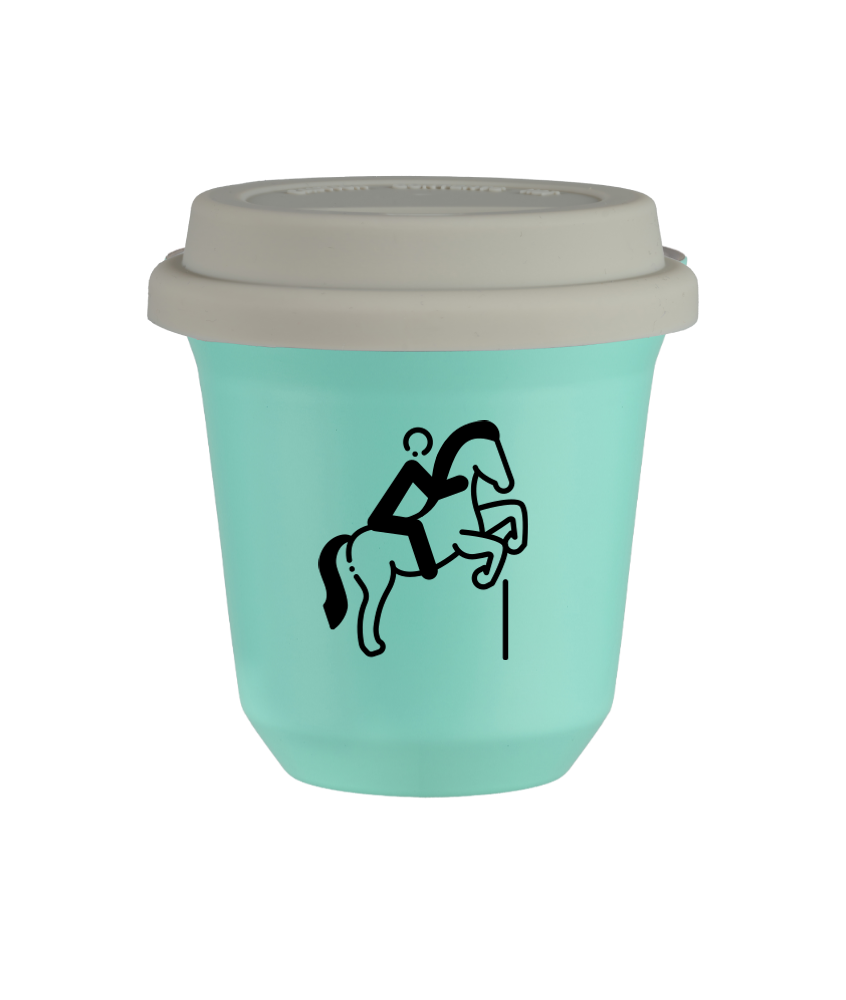 Tasse 240 ml TURQUOISE "Équitation 1", avec couvercle blanc Tasse 240 ml TURQUOISE "Équitation 1", avec couvercle blanc
