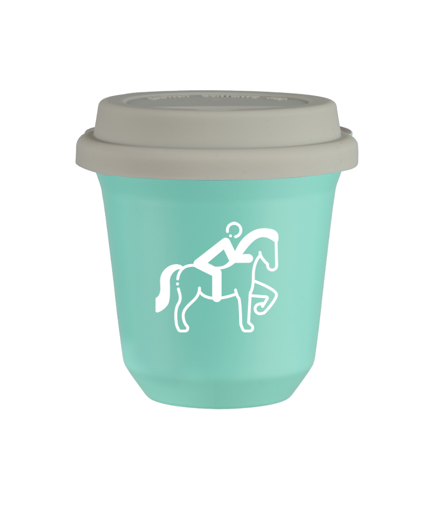 Tasse 240 ml TURQUOISE "Équitation 2 (blanc)", avec couvercle blanc Tasse 240 ml TURQUOISE "Équitation 2 (blanc)", avec couvercle blanc