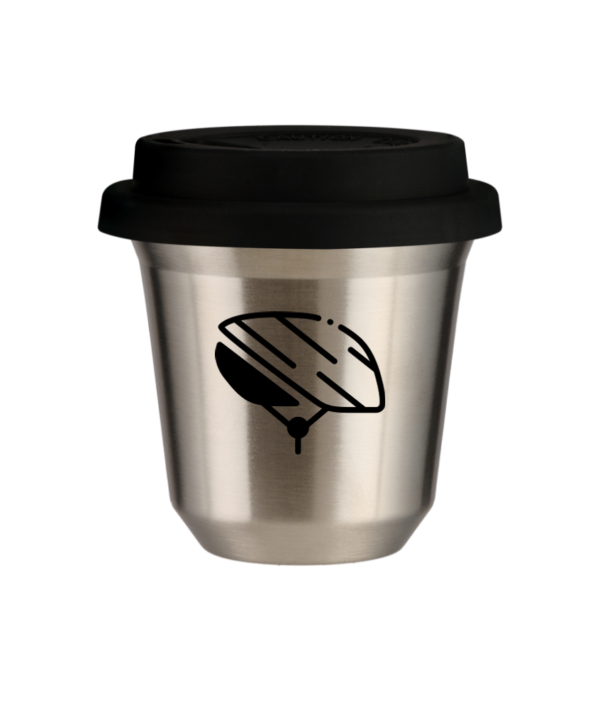 Tasse 240 ml ARGENT "Casque", avec couvercle noir Tasse 240 ml ARGENT "Casque", avec couvercle noir