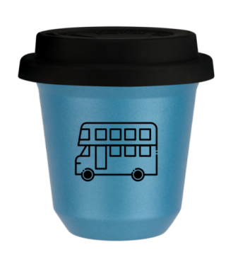 Tasse 240 ml BLEU CLAIR MÉTALLIQUE "Bus", avec couvercle noir Tasse 240 ml BLEU CLAIR MÉTALLIQUE "Bus", avec couvercle noir