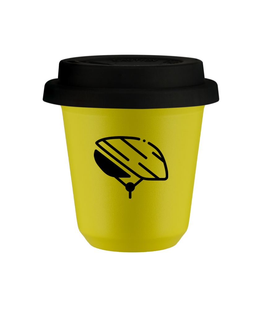 Tasse 240 ml JAUNE "Casque", avec couvercle noir