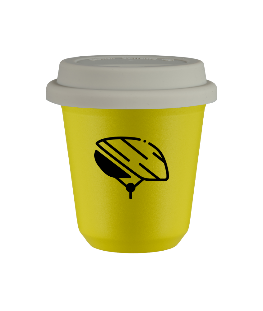 Tasse 240 ml JAUNE "Casque (noir)", avec couvercle blanc Tasse 240 ml JAUNE "Casque (noir)", avec couvercle blanc