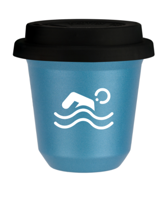 Tasse 80 ml BLEU CLAIR MÉTALLIQUE "Natation (blanc)", avec couvercle noir Tasse 80 ml BLEU CLAIR MÉTALLIQUE "Natation (blanc)", avec couvercle noir