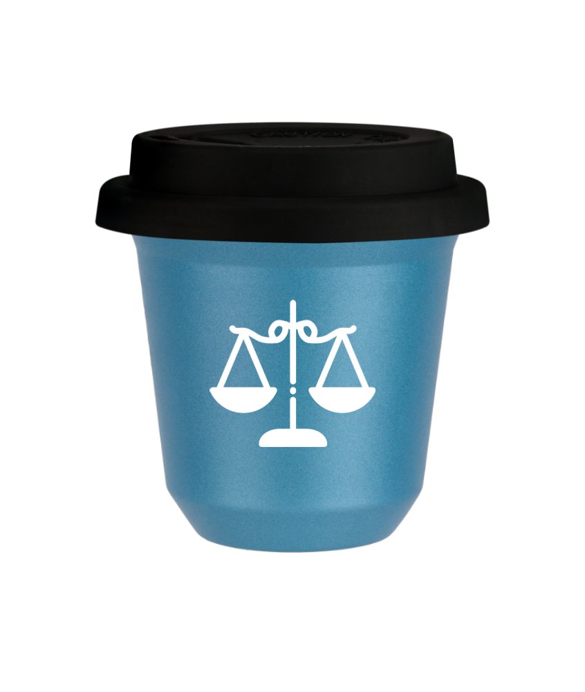 Tasse 150 ml BLEU CLAIR MÉTALLIQUE "Balance (blanc)", avec couvercle noir Tasse 150 ml BLEU CLAIR MÉTALLIQUE "Balance (blanc)", avec couvercle noir