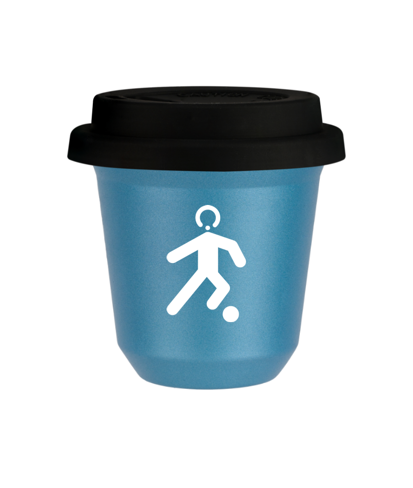 Tasse 150 ml BLEU CLAIR MÉTALLIQUE "Football (blanc)", avec couvercle noir Tasse 150 ml BLEU CLAIR MÉTALLIQUE "Football (blanc)", avec couvercle noir