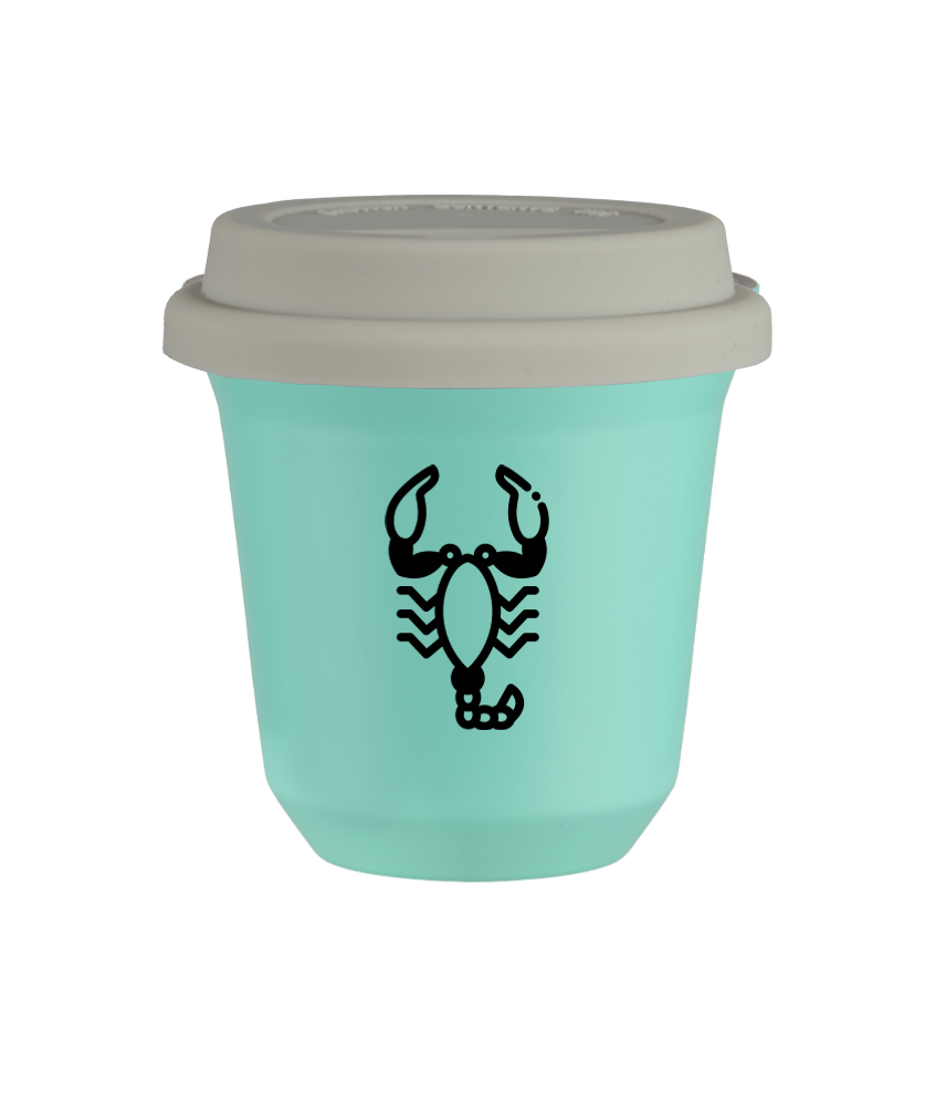 Tasse 240 ml TURQUOISE "Scorpion (noir)", avec couvercle blanc