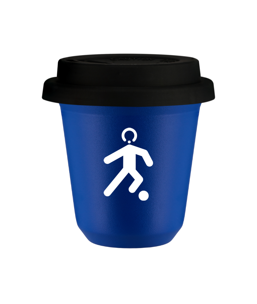 Tasse 240 ml BLEU "Football (blanc)", avec couvercle noir Tasse 240 ml BLEU "Football (blanc)", avec couvercle noir