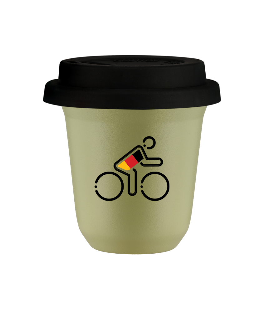 Tasse 240 ml PISTACHE "Cycliste aux couleurs allemandes", avec couvercle noir Tasse 240 ml PISTACHE "Cycliste aux couleurs allemandes", avec couvercle noir