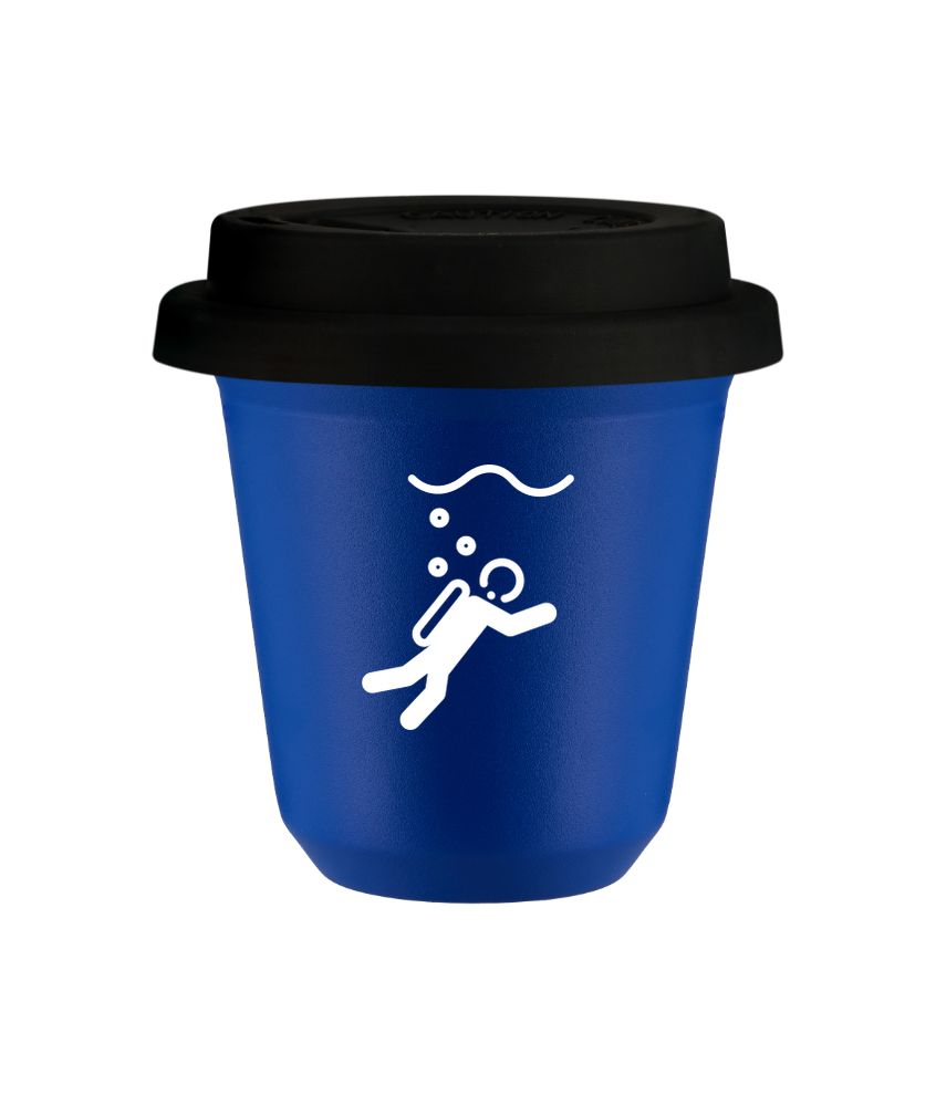 Tasse 240 ml BLEU "Plongée (blanc)", avec couvercle noir Tasse 240 ml BLEU "Plongée (blanc)", avec couvercle noir