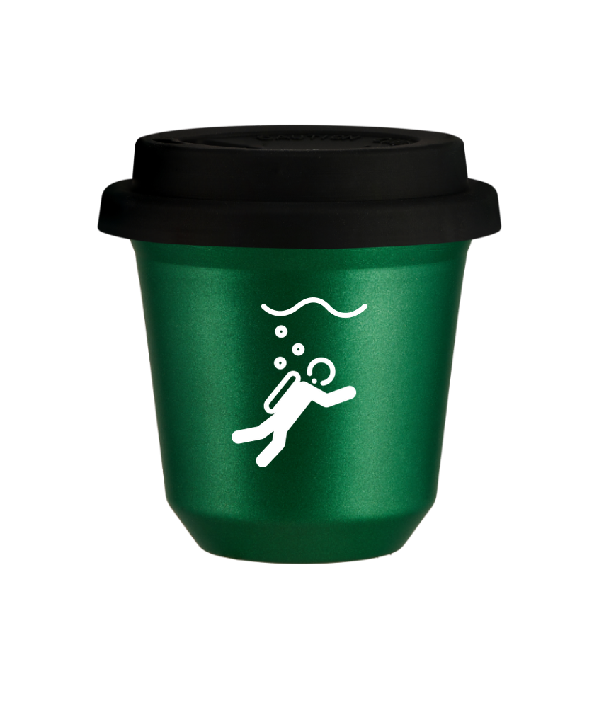 Tasse 240 ml VERT MÉTALLIQUE "Plongée (blanc)", avec couvercle noir Tasse 240 ml VERT MÉTALLIQUE "Plongée (blanc)", avec couvercle noir