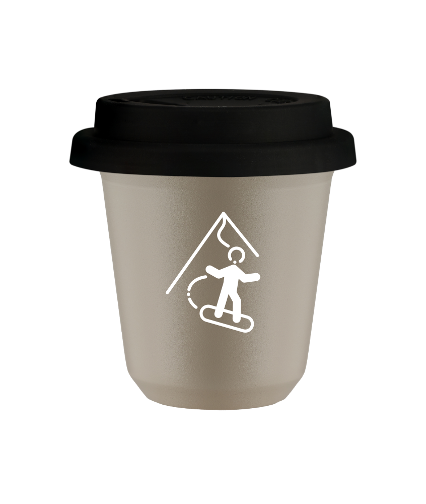 Tasse 240 ml BEIGE "Snowboard (blanc)", avec couvercle noir Tasse 240 ml BEIGE "Snowboard (blanc)", avec couvercle noir