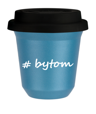 Tasse 150 ml BLEU CLAIR MÉTALLIQUE "Bytom", avec couvercle noir Tasse 150 ml BLEU CLAIR MÉTALLIQUE "Bytom", avec couvercle noir
