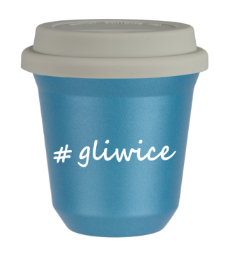 Tasse 240 ml BLEU CLAIR MÉTALLIQUE "Gliwice", avec couvercle blanc Tasse 240 ml BLEU CLAIR MÉTALLIQUE "Gliwice", avec couvercle blanc