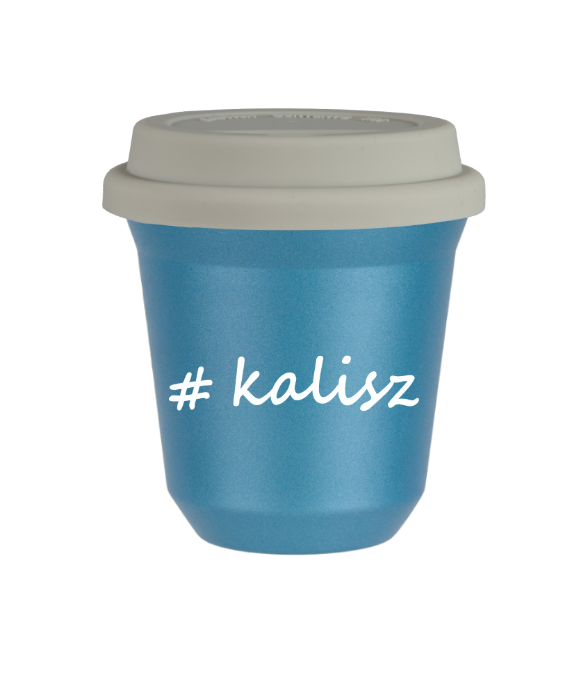 Tasse 240 ml BLEU CLAIR MÉTALLIQUE "Kalisz", avec couvercle blanc Tasse 240 ml BLEU CLAIR MÉTALLIQUE "Kalisz", avec couvercle blanc