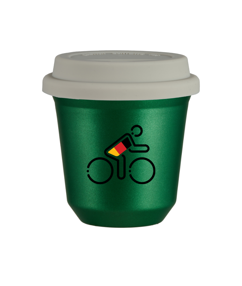 Tasse 150 ml VERT MÉTALLIQUE "Cycliste aux couleurs allemandes", avec couvercle blanc