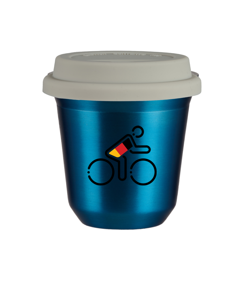 Tasse 150 ml BLEU MÉTALLIQUE "Cycliste aux couleurs allemandes", avec couvercle blanc
