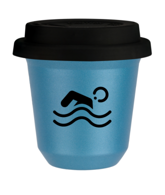 Tasse 150 ml BLEU CLAIR MÉTALLIQUE "Natation", avec couvercle noir Tasse 150 ml BLEU CLAIR MÉTALLIQUE "Natation", avec couvercle noir