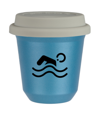 Tasse 150 ml BLEU CLAIR MÉTALLIQUE "Natation", avec couvercle blanc Tasse 150 ml BLEU CLAIR MÉTALLIQUE "Natation", avec couvercle blanc