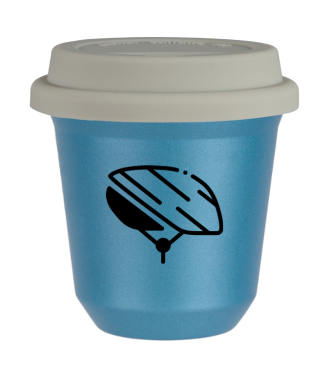 Tasse 150 ml BLEU CLAIR MÉTALLIQUE "Casque (noir)", avec couvercle blanc Tasse 150 ml BLEU CLAIR MÉTALLIQUE "Casque (noir)", avec couvercle blanc